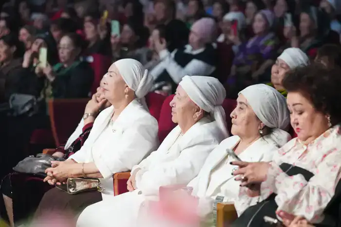 В ТУРКЕСТАНЕ ПРОШЕЛ ПРАЗДНИЧНЫЙ ВЕЧЕР "ӘЛЕМНІҢ ЖАРЫҒЫ - АНА" (10)