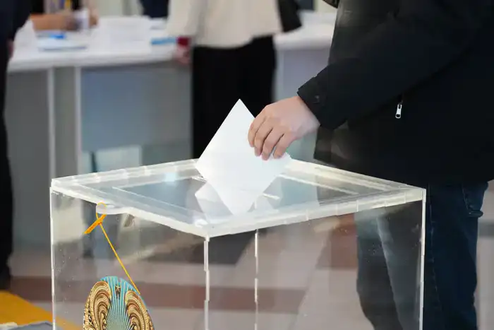 Проголосовавший аким Нуралхан Кушеров: Референдум в Туркестанской области как индикатор общественного мнения