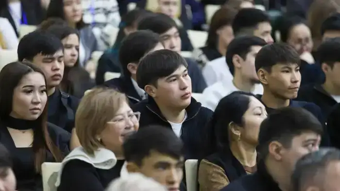 В ВКО научная интеллигенция, этнокультурные объединения и молодежь поддержали конституционную реформу (5)