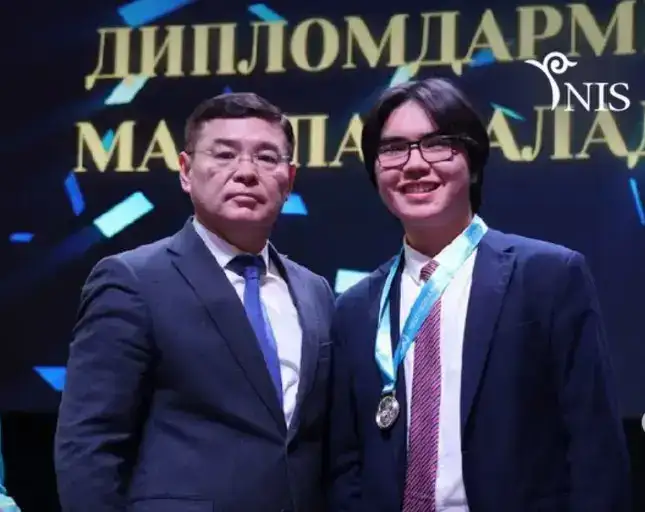 Ракетная платформа и бионический робот: карагандинцы взяли золото на национальном конкурсе (7)