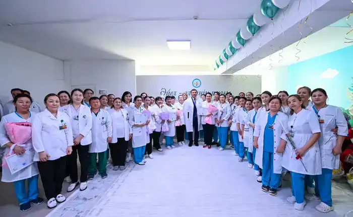 Глава региона поздравил молодых матерей в областном перинатальном центре (2)