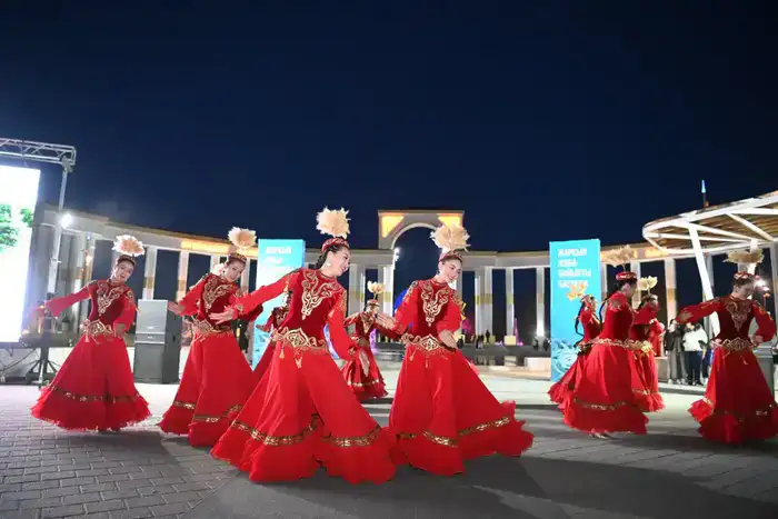 Депутаты Парламента посетили обновленный Президентский парк в Кызылорде (3)