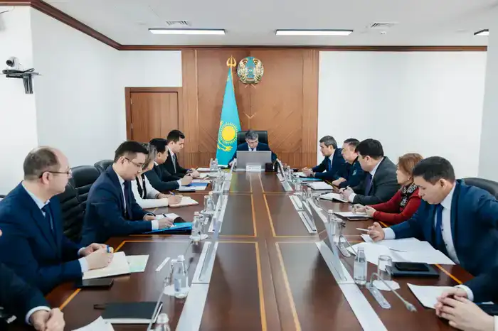 В Атырау состоялось совещание по вопросам экологии и озеленения (6)