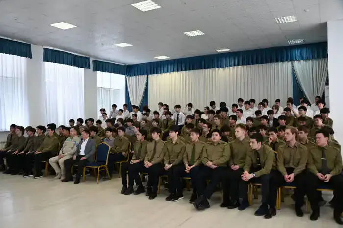 Встречи Министерства обороны с молодежью Мангистау о военной службе и учебных заведениях