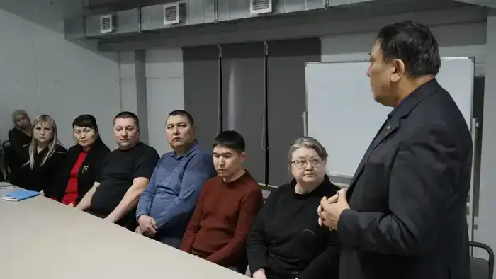 В Абайской области обсуждают проект новой Конституции с работниками ТОО «Arai East Food»