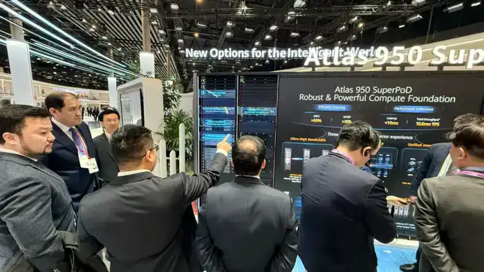 Вице-министр транспорта РК принял участие в MWC Barcelona 2026 (5)