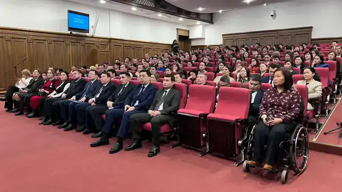 Сотрудникам Минтруда разъяснили ключевые нормы проекта новой Конституции в преддверии референдума (3)