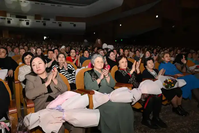 В Алматы прошел праздничный концерт «Әлемнің жарығы» к 8 Марта (3)