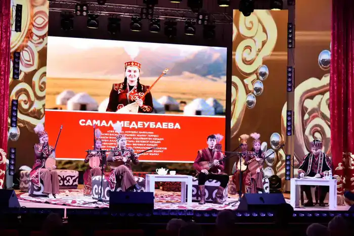 Актобе: жыр-проект стал мировым рекордом Шымкенте