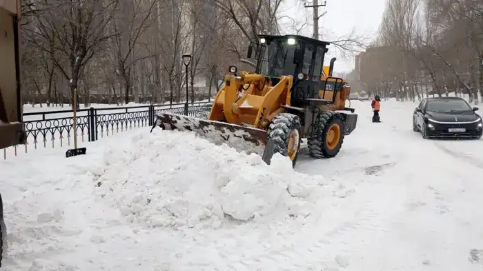 В Астане вывезли более 42 тысяч кубометров снега за ночь