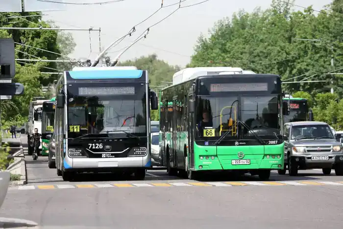 В Алматы 15 марта проезд в общественном транспорте станет бесплатным из-за референдума