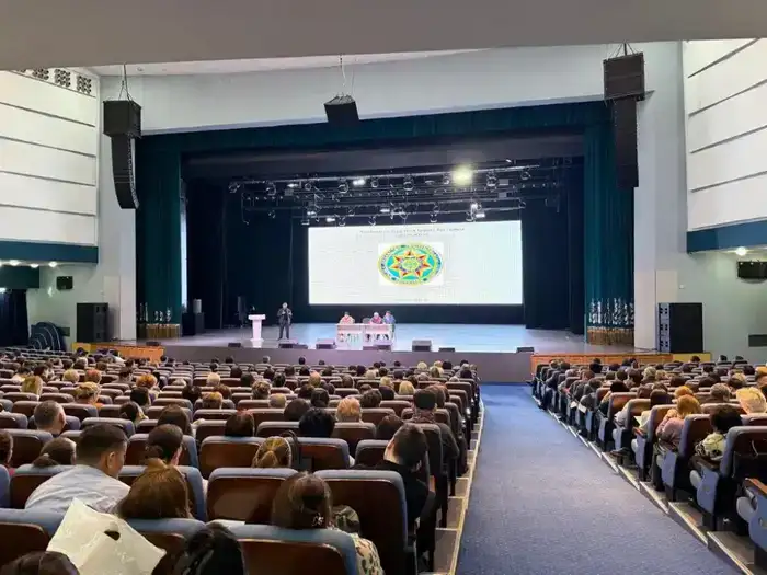 Осторожно! Знание как щит: обучение для защитников образовательных крепостей