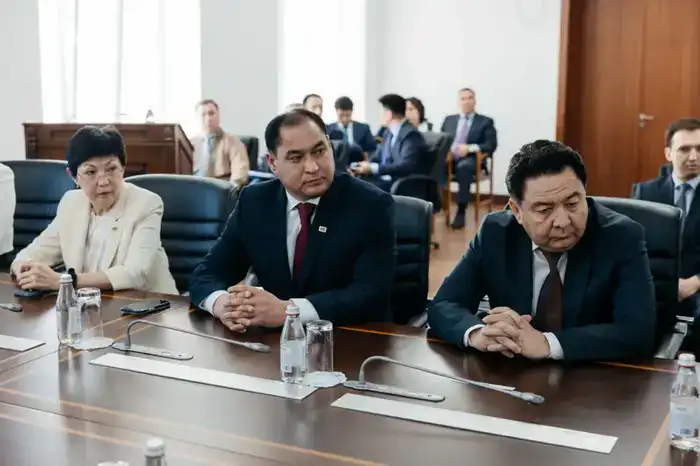 В Атырау вручили государственные награды (3)