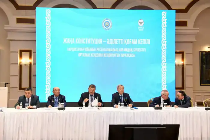 В столице ветераны обсудили проект новой Конституции (3)