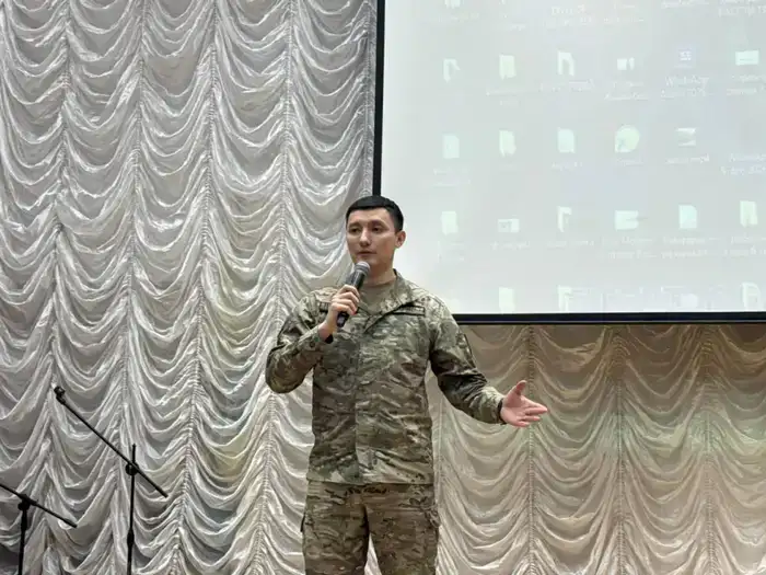 Военный музей представил кадетам экспозицию древнего вооружения (2)