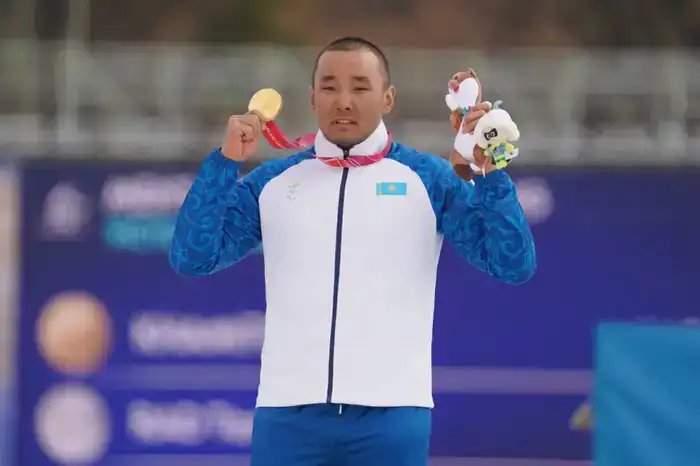 Ербол Мырзабосынов поздравил чемпиона из Казахстана