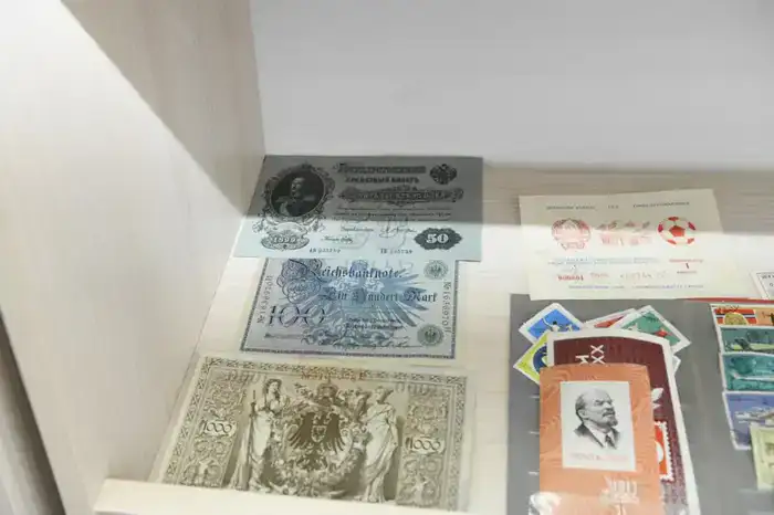 «Закон и порядок»: необычную коллекцию ученика презентовали в столичной школе (7)