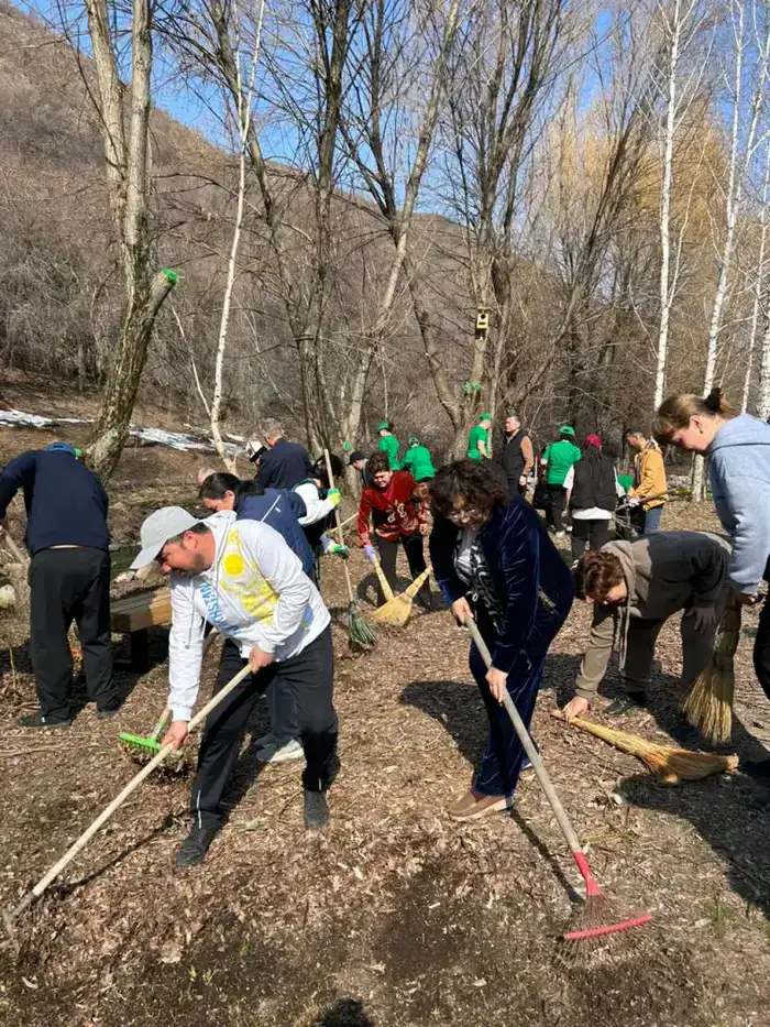 В Алматинской области 1500 человек приняли участие в акции «Мөлдір бұлақ» (3)