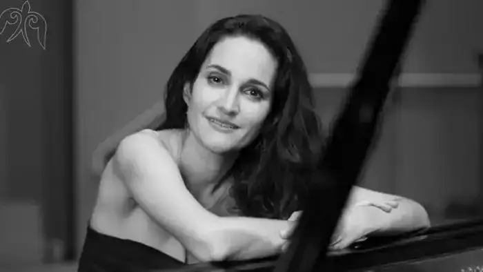 Французская пианистка Кристина Фонлюпт выступит в Караганде (2)