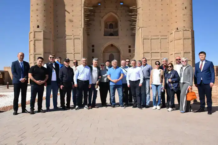 ПРЕДСТАВИТЕЛИ ЕВРАЗИЙСКОГО МЕЖПРАВИТЕЛЬСТВЕННОГО СОВЕТА ПОСЕТИЛИ ИСТОРИЧЕСКИЕ ОБЪЕКТЫ ТУРКЕСТАНА (3)