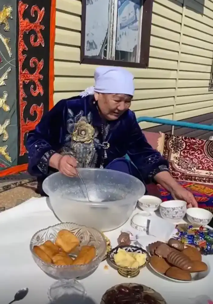 Наурыз в сердце Астаны: 78-летняя Алтын тате создала оазис весеннего тепла для всех