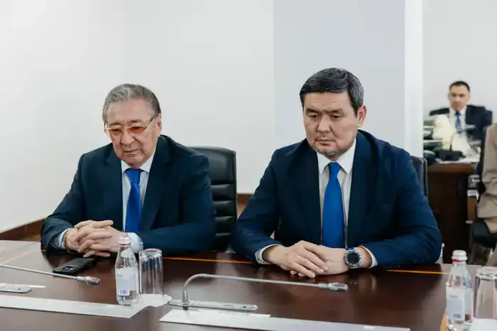 В Атырау вручили государственные награды (4)