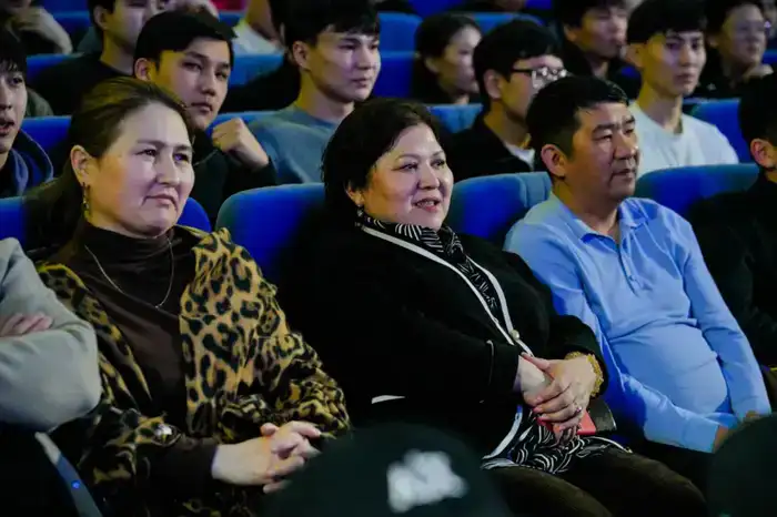 Участники молодежного движения «Жайдарман» поддержали проект новой Конституции Казахстана (9)