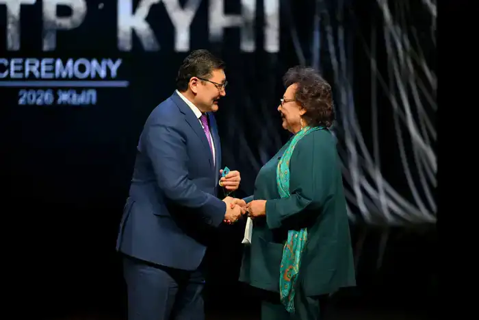 В области Абай чествовали актеров в честь Международного дня театра (2)