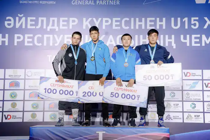 Золото Абайской земли: триумф борцов на чемпионате Казахстана