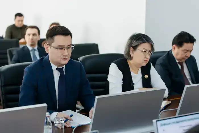 В Атырау состоялось совещание по вопросам экологии и озеленения (3)