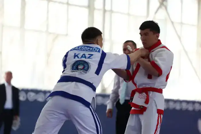 Первенство силовиков: свыше 200 палуанов борются за чемпионский титул (6)