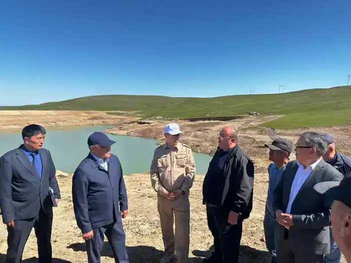 ТУРКЕСТАН: МИНИСТР ВОДНЫХ РЕСУРСОВ ОЗНАКОМИЛСЯ С ХОДОМ СТРОИТЕЛЬСТВА ВОДОХРАНИЛИЩА «КАРАКУЫС» В ТОЛЕБИЙСКОМ РАЙОНЕ (5)