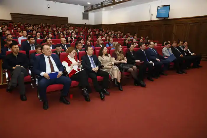 Представители общенациональной коалиции обсудили проект новой Конституции с представителями торговой отрасли (2)