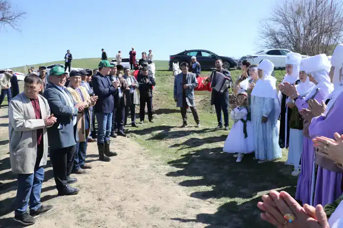 ТУРКЕСТАН: В ТЮЛЬКУБАССКОМ РАЙОНЕ В РАМКАХ АКЦИИ «МӨЛДІР БҰЛАҚ» РАСЧИЩЕНО БОЛЕЕ 40 РОДНИКОВ (5)