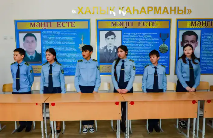 «Закон и порядок»: урок мужества для столичных школьников провели победители UAE SWAT Challenge (10)