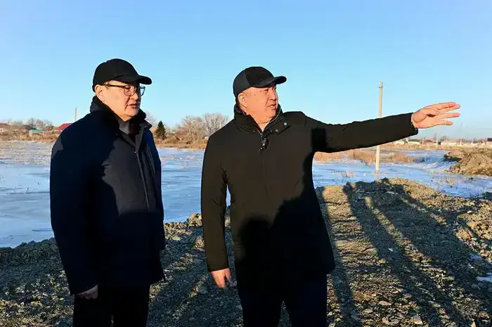 Аким области Берик Уали проверил участки в Аягозе, подверженные риску подтопления
