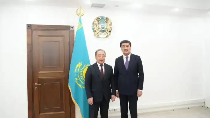Министр экологии Казахстана встретился с Послом Кыргызстана для обсуждения экологического сотрудничества