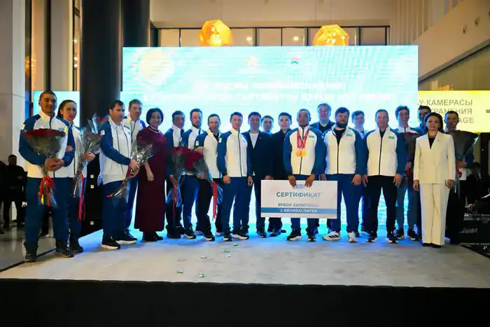 «Впервые в истории на одних зимних Паралимпийских играх Казахстан завоевал сразу две медали» - Ербола Хамитова торжественно встретили в аэропорту (9)