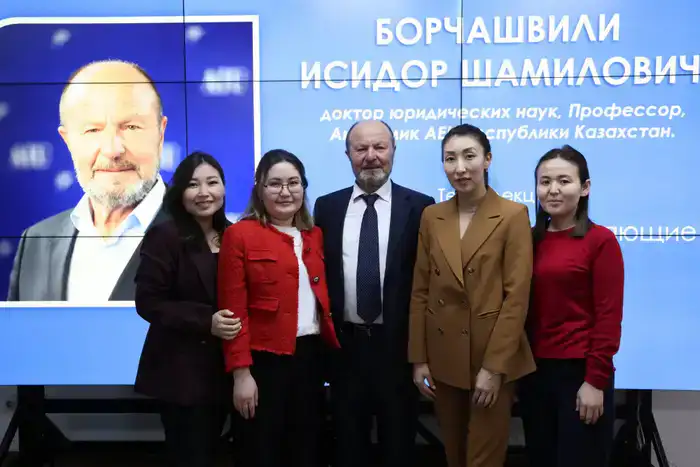 В Академии правосудия при Высшем Судебном Совете прошла гостевая лекция профессора Международного университета Астана, доктора юридических наук, члена Комиссии по Конституционной реформе Исидора Шамиловича Борчашвили (2)