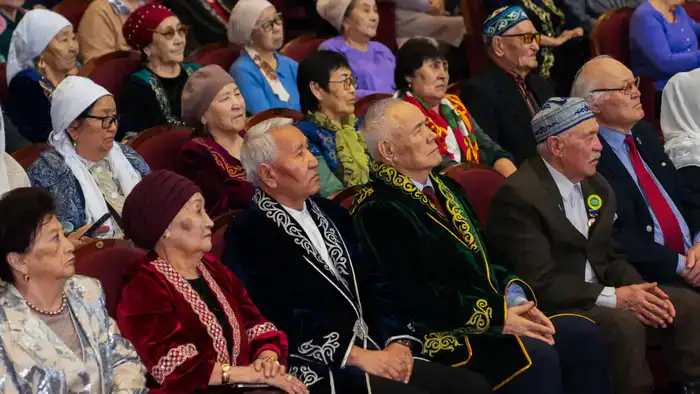 Акыны области Абай прошли в следующий этап республиканского командного айтыса (2)