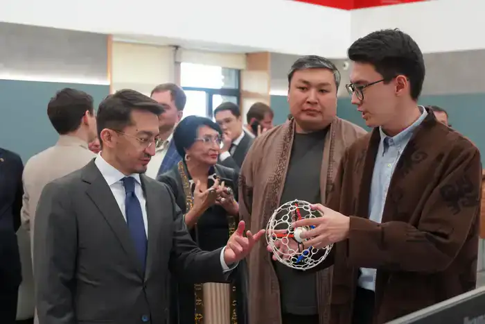 От Apple Store в госуслугах до крупнейшего AI Хаба, как развиваются технологии в Алматы (3)