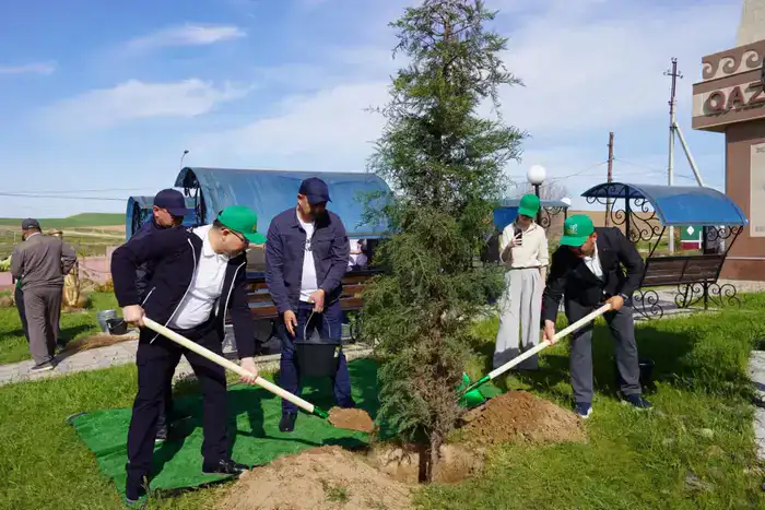ТУРКЕСТАН: ОКОЛО ВОСЬМИ ТЫСЯЧ САЖЕНЦЕВ ВЫСАДИЛИ В КАЗЫГУРТСКОМ РАЙОНЕ В РАМКАХ ПРОЕКТА «ТАЗА ҚАЗАҚСТАН»