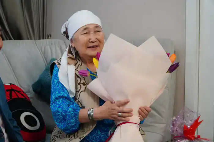 Женские сердца, как цветы, распускаются в честь 8 Марта: поздравления ветеранам Кокшетау