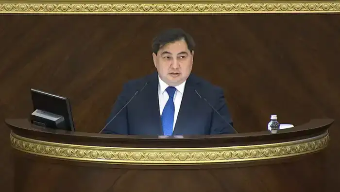 МАЖИЛИС ОДОБРИЛ В ПЕРВОМ ЧТЕНИИ НОВЫЙ ЗАКОН О ГОСУДАРСТВЕННОЙ СЛУЖБЕ (2)