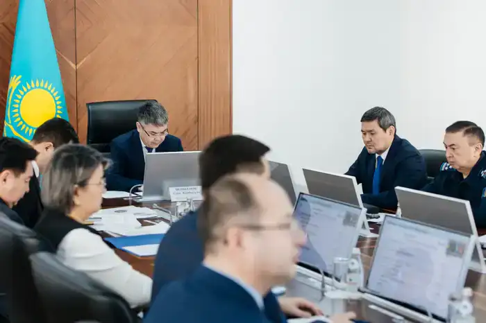 В Атырау состоялось совещание по вопросам экологии и озеленения (5)