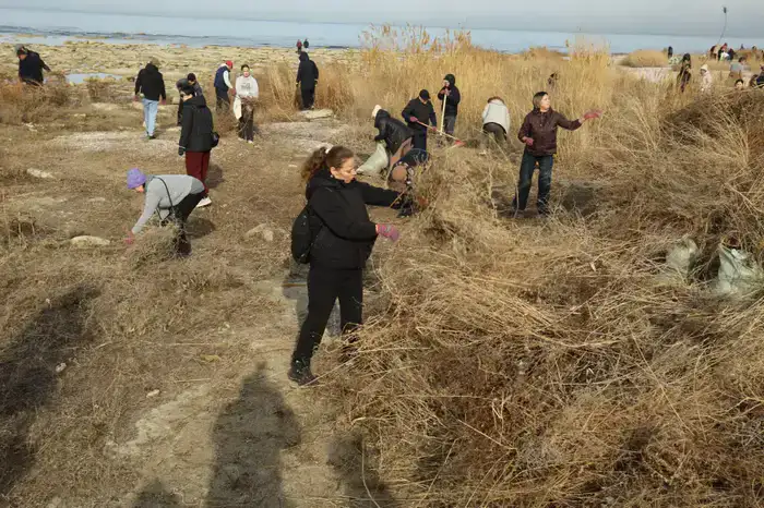 В Мангистауской области в рамках экологической акции «Тазару күні» прошёл масштабный субботник (5)