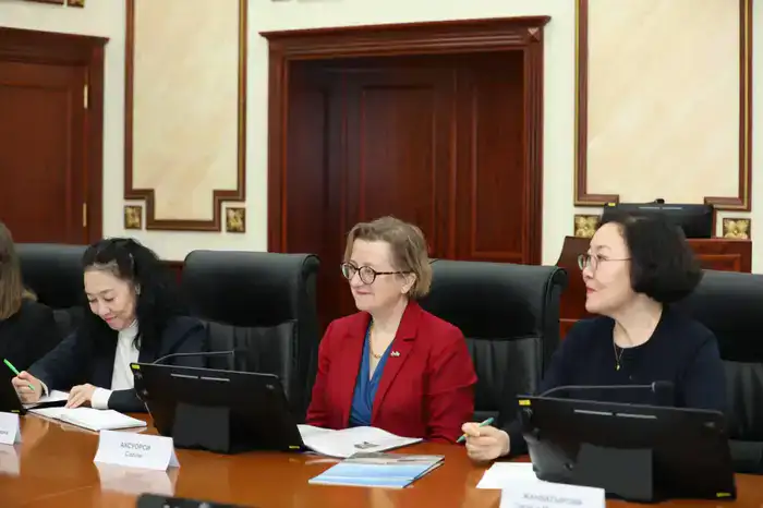 Аким Мангистауской области принял Посла Великобритании в Казахстане (3)