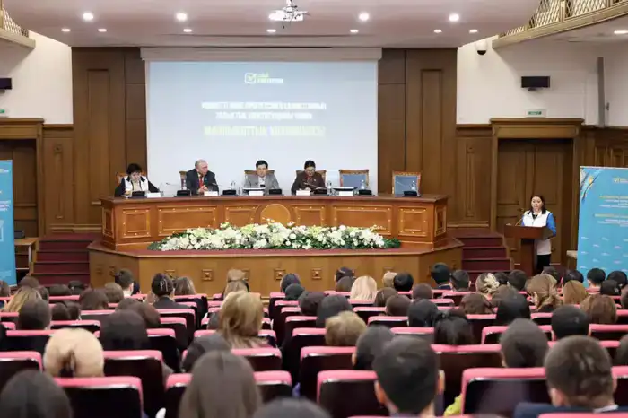 Сотрудникам Министерства просвещения разъяснили положения проекта новой Конституции (4)