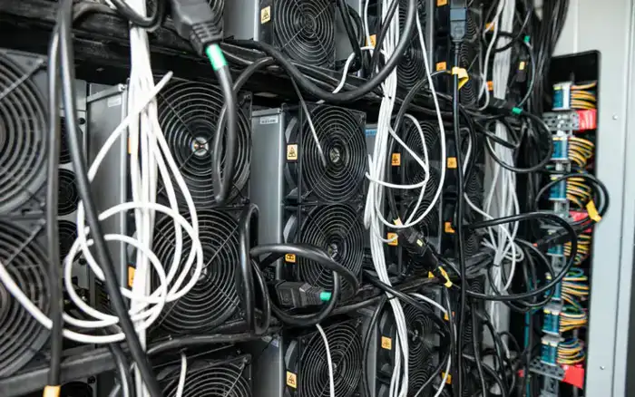 Криптоферма в Караганде: майнинг под замком!