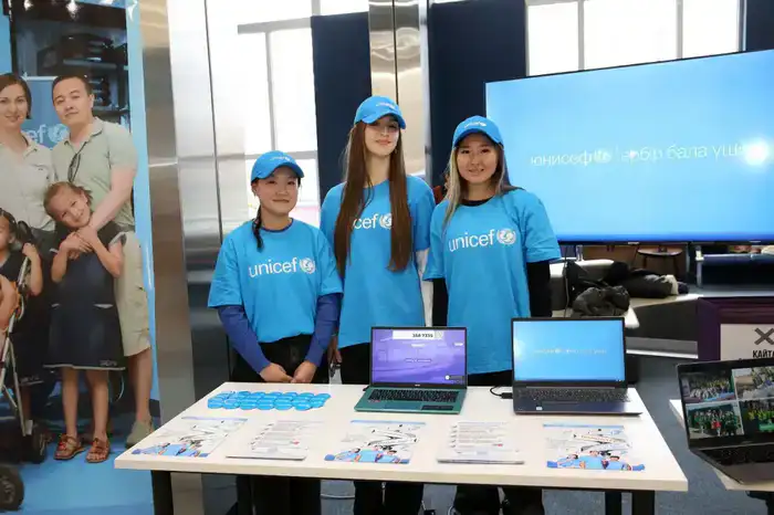 В Алматы состоялась торжественная церемония открытия Года волонтёров-2026 (4)